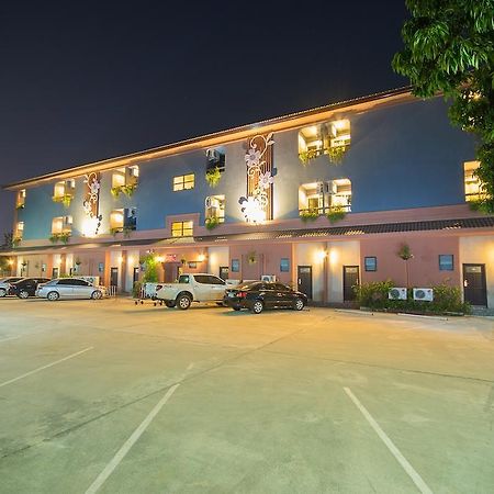 The Corner Hotel (Adults Only) Chiang Rai Exterior photo