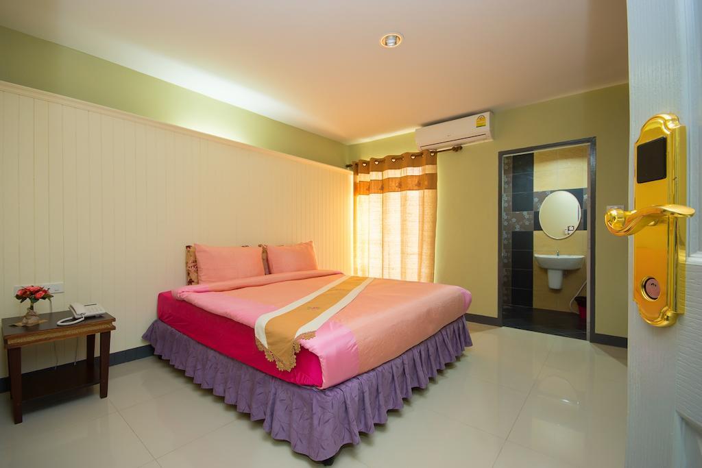 The Corner Hotel (Adults Only) Chiang Rai Exterior photo