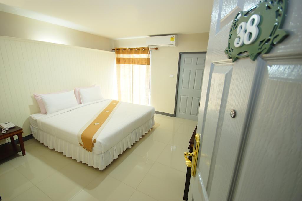 The Corner Hotel (Adults Only) Chiang Rai Exterior photo