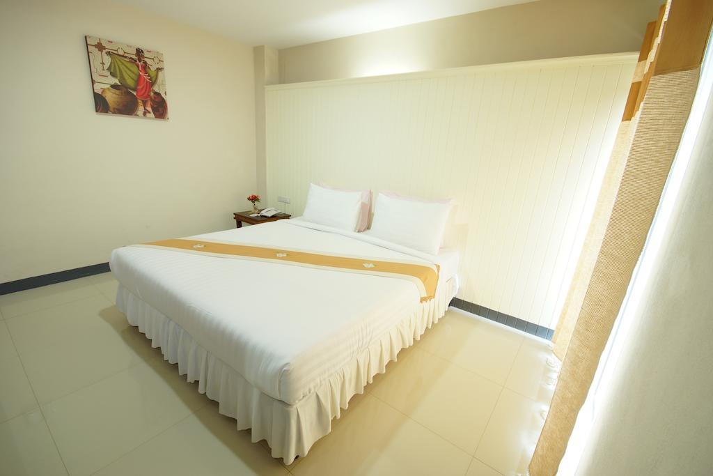 The Corner Hotel (Adults Only) Chiang Rai Exterior photo